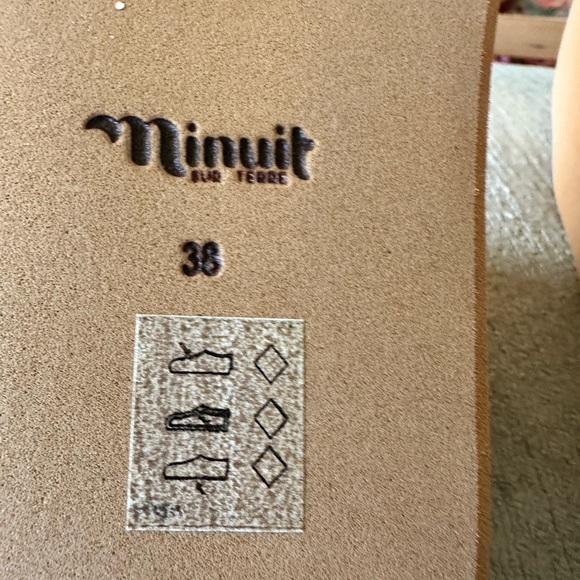 Minuit sur Terre size 8 vegan gold Carmellia sandals - Picture 10 of 11